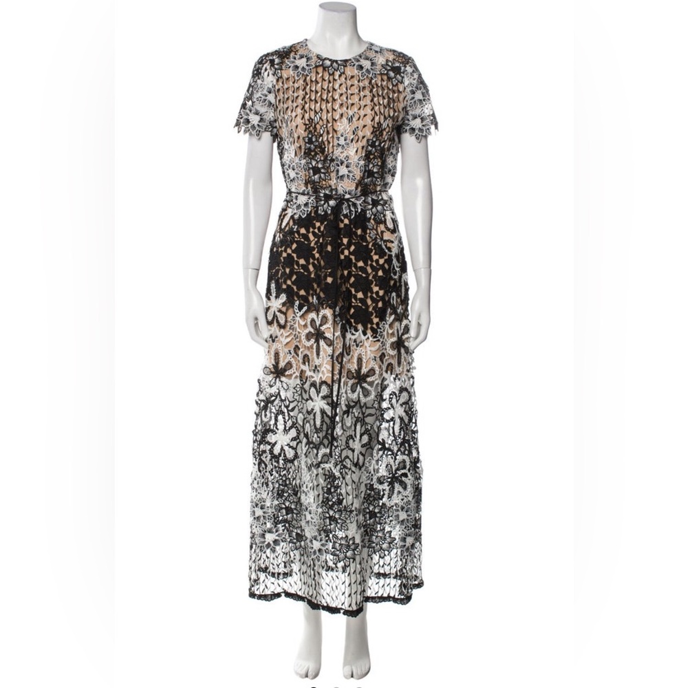 Monique Lhuillier dress Size 8 Pristine condition with Tags